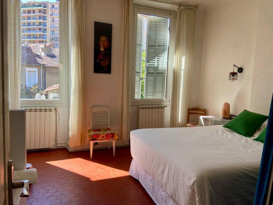 Logis Confortable - Accueillant Marseille Bagian luar foto