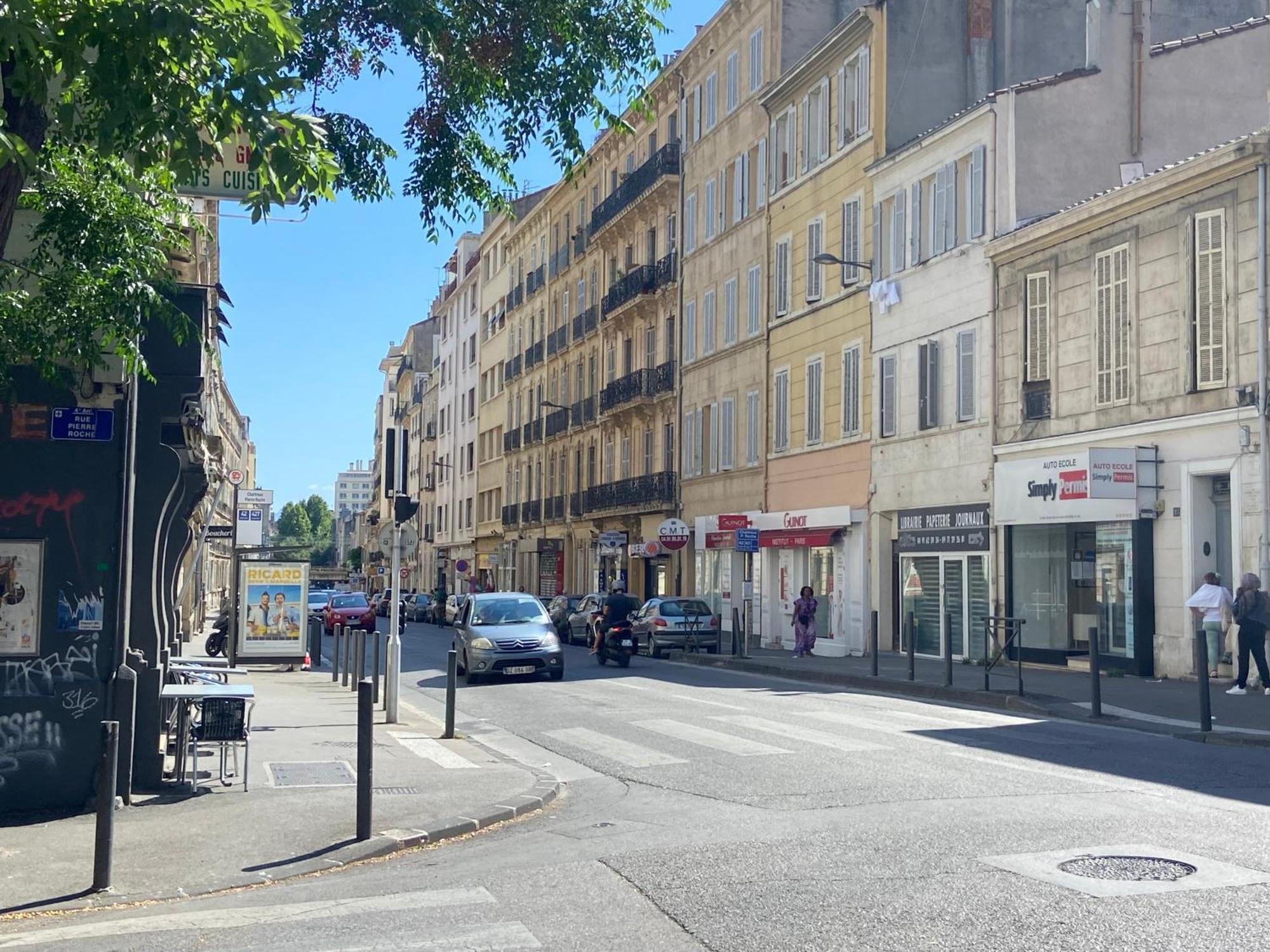 Logis Confortable - Accueillant Marseille Bagian luar foto